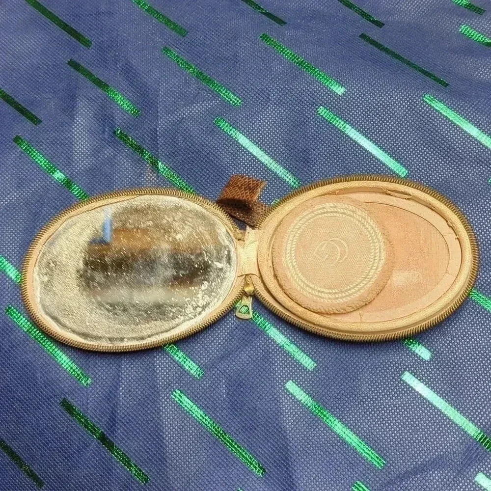 Leather Pocket  Mirror - Picture 4 of 4